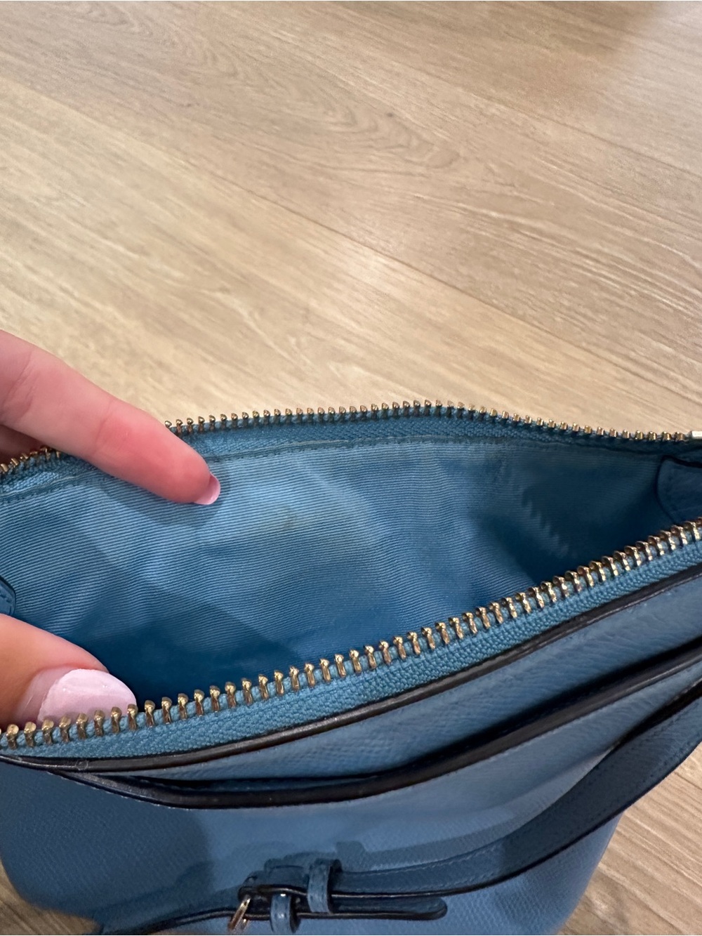 Coach Blue Pebbled Leather Crossbody Bag with Gold Hardware - Picture 6 of 6